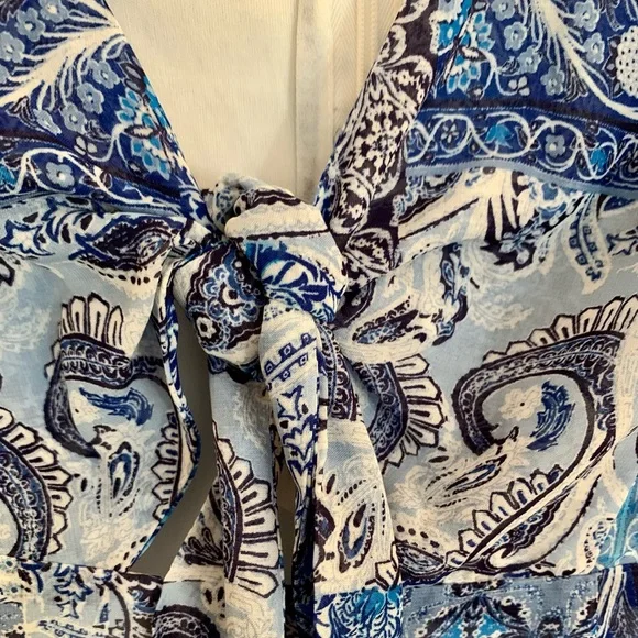 Lulu’s Blue Paisley Maxi Dress M Peekaboo Front Tie - Picture 5 of 10